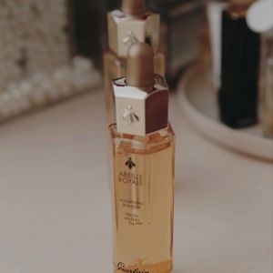 Brand new not opened Guerlain abeille royale advanced youth watery oil 30 ml
